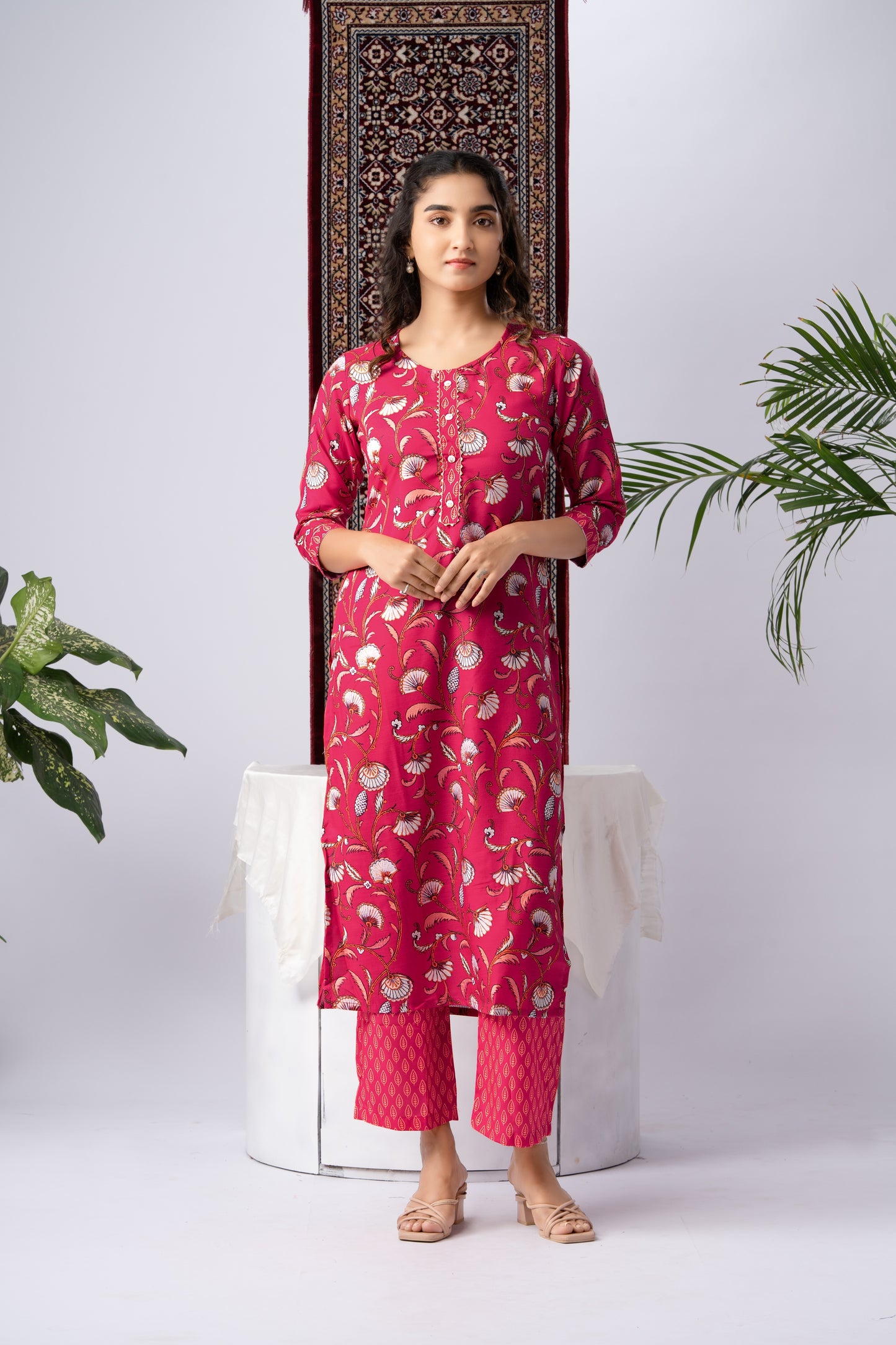 Red Cotton Blend Kurta Set with Floral Paisley Print & Chiffon Dupatta