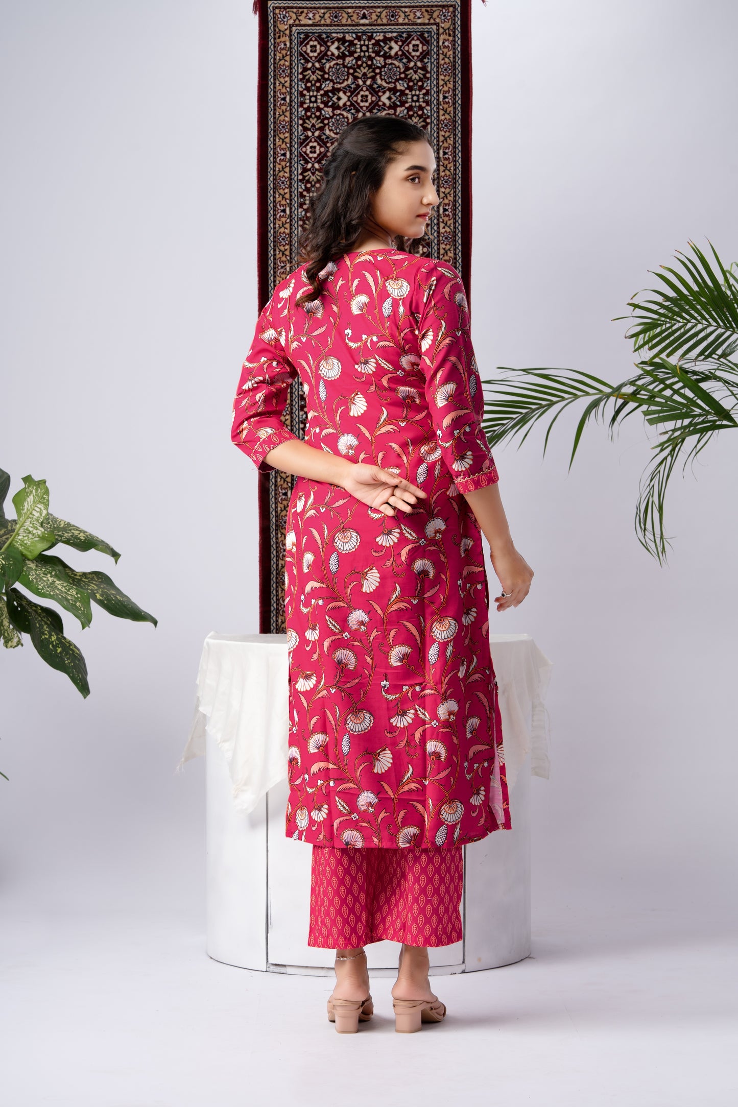 Red Cotton Blend Kurta Set with Floral Paisley Print & Chiffon Dupatta