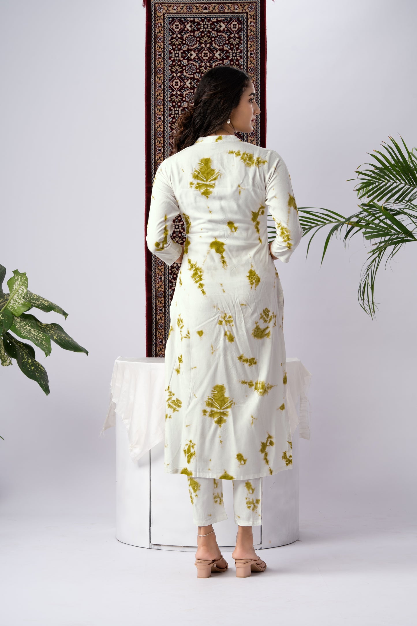 White & Yellow Tie-Dye Print Rayon Kurta Set with Dupatta